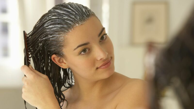 Soin des cheveux plats et fins
